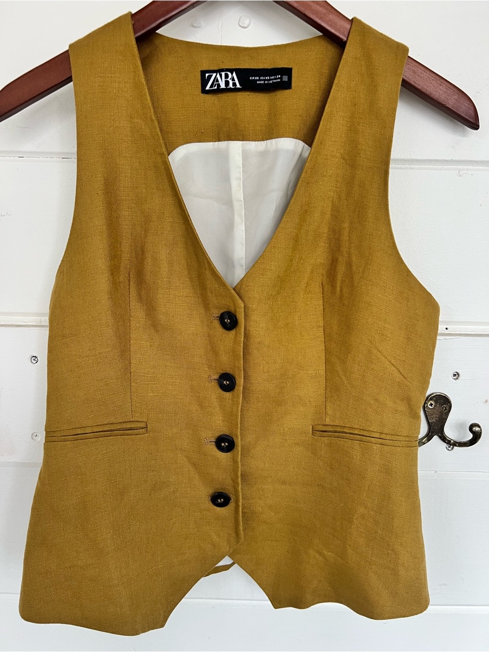 Zara V-Neckline Sleeveless Linen Mustard / Tumeric Vest. Sz. XS